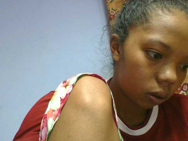 rosah1a live cam on BongaCams
