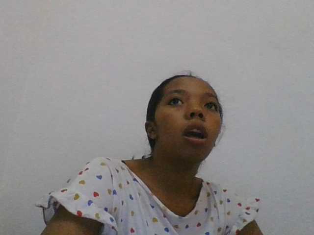rosah1a live cam on BongaCams