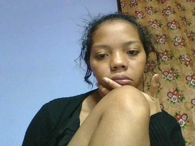 rosah1a live cam on BongaCams