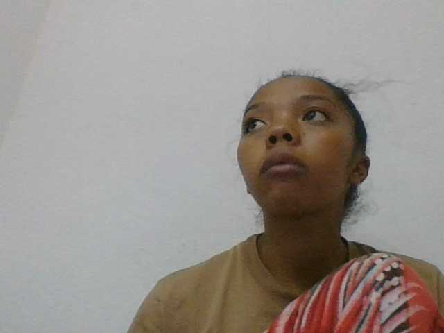 rosah1a live cam on BongaCams
