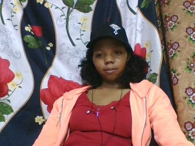 rosah1a live cam on BongaCams