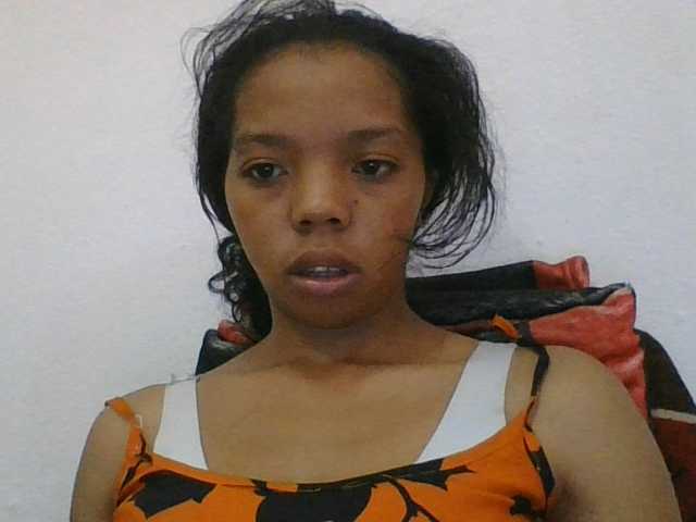 rosah1a live cam on BongaCams