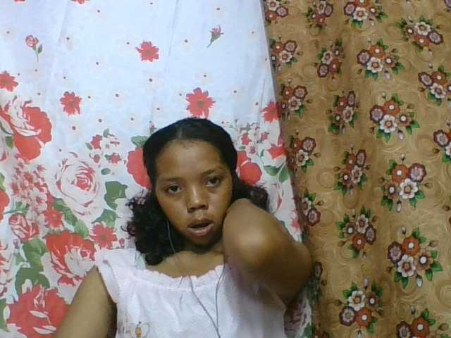 rosah1a live cam on BongaCams