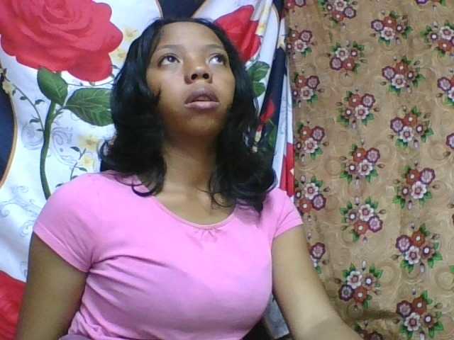 rosah1a live cam on BongaCams