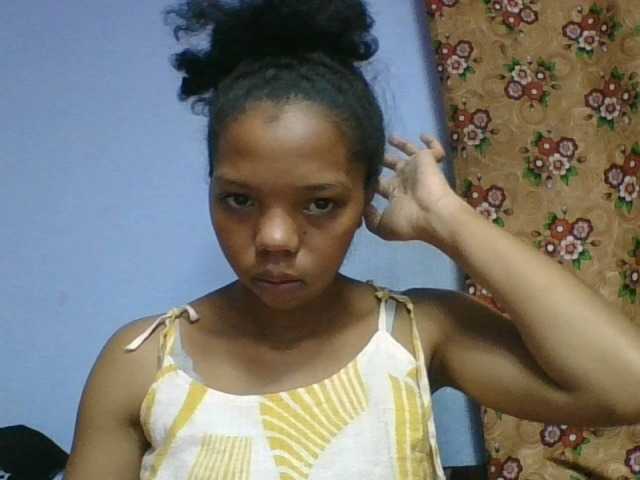 rosah1a live cam on BongaCams