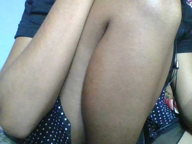 rosah1a live cam on BongaCams
