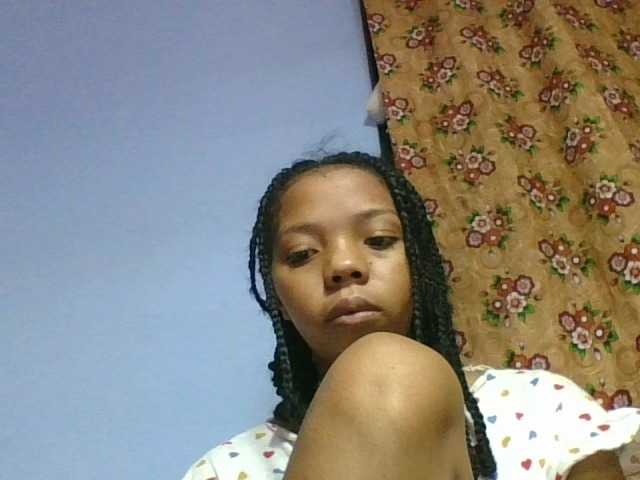 rosah1a live cam on BongaCams