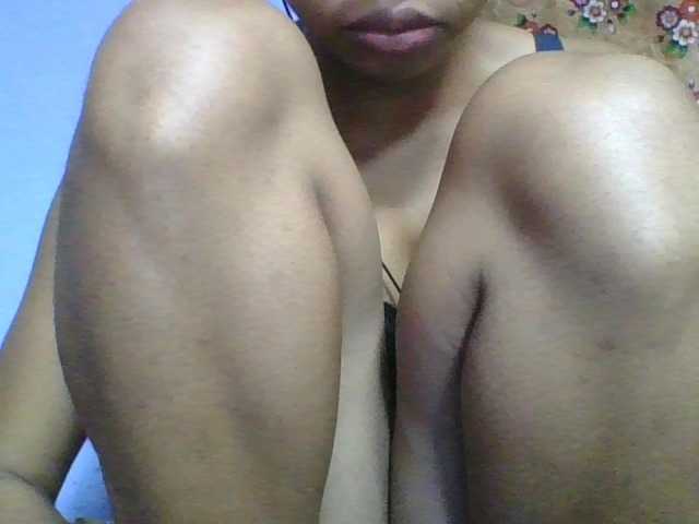 rosah1a live cam on BongaCams
