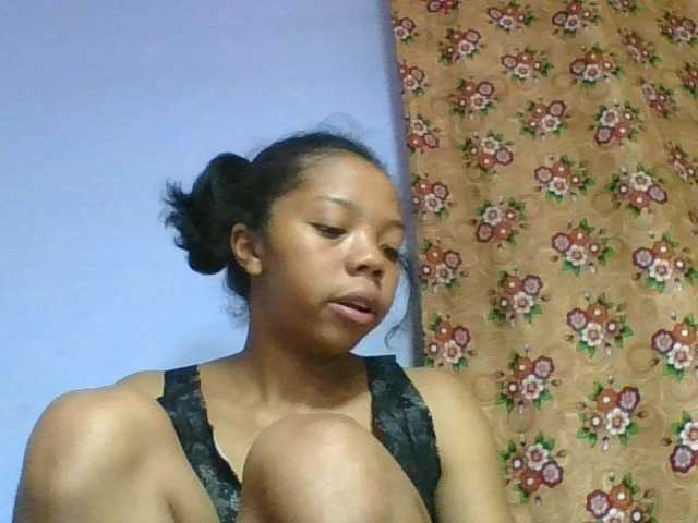 rosah1a live cam on BongaCams