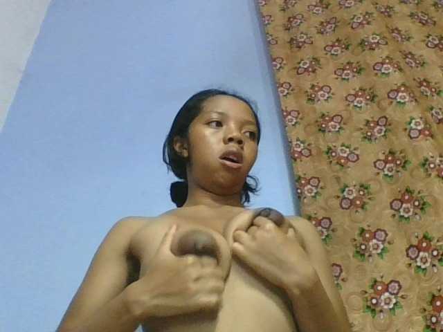 rosah1a live cam on BongaCams