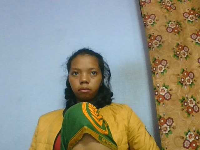 rosah1a live cam on BongaCams