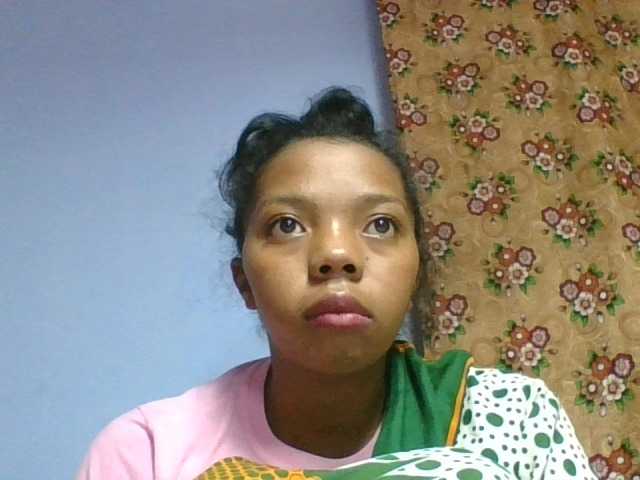 rosah1a live cam on BongaCams