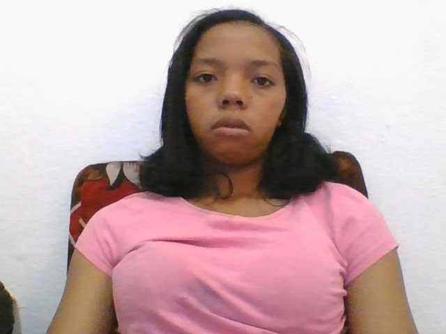 rosah1a live cam on BongaCams