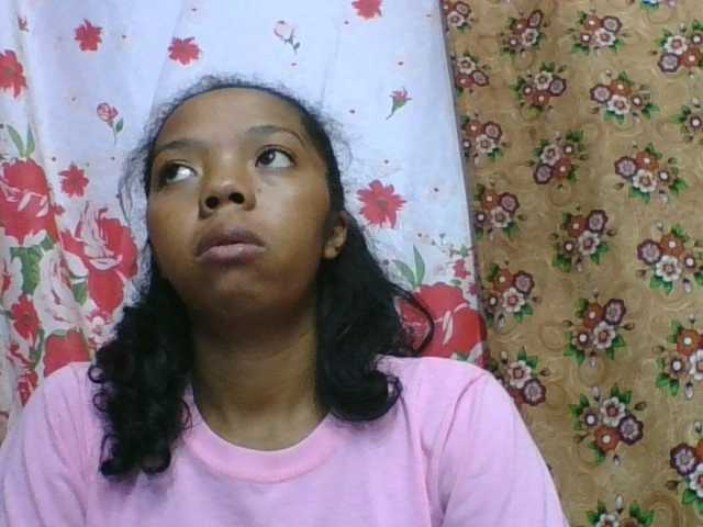 rosah1a live cam on BongaCams