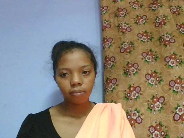 rosah1a live cam on BongaCams