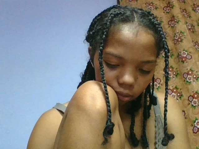 rosah1a live cam on BongaCams