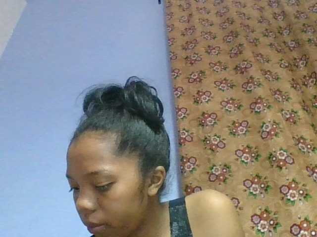 rosah1a live cam on BongaCams