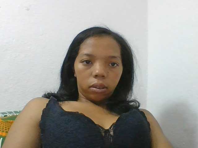 rosah1a live cam on BongaCams