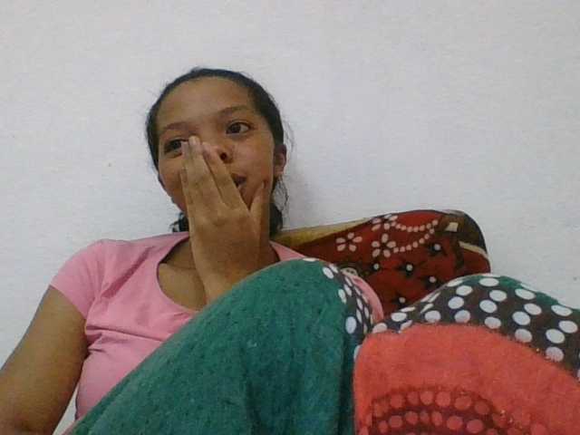 rosah1a live cam on BongaCams