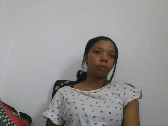 rosah1a live cam on BongaCams