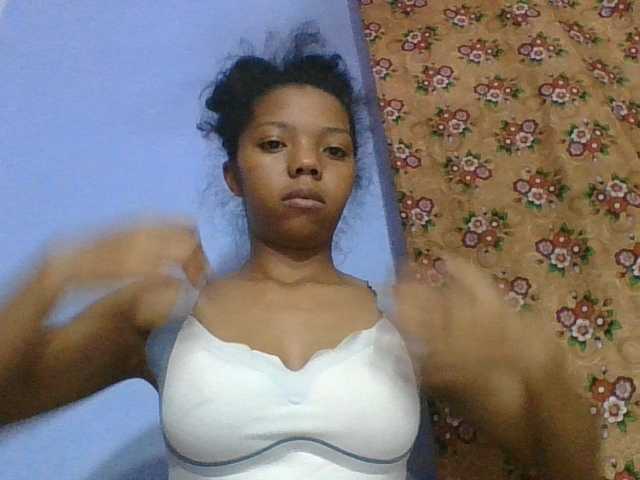 rosah1a live cam on BongaCams