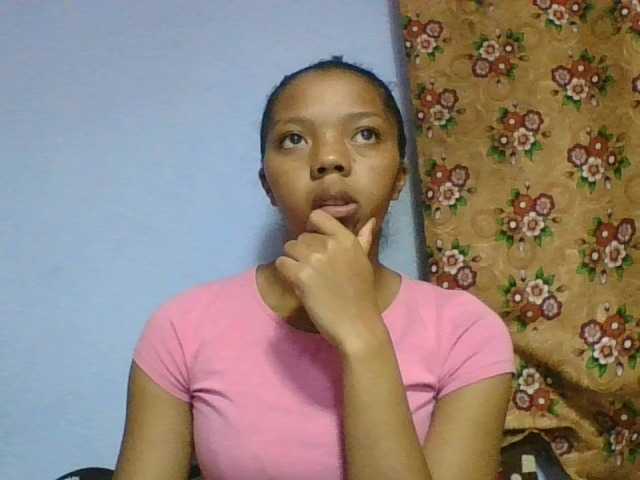 rosah1a live cam on BongaCams