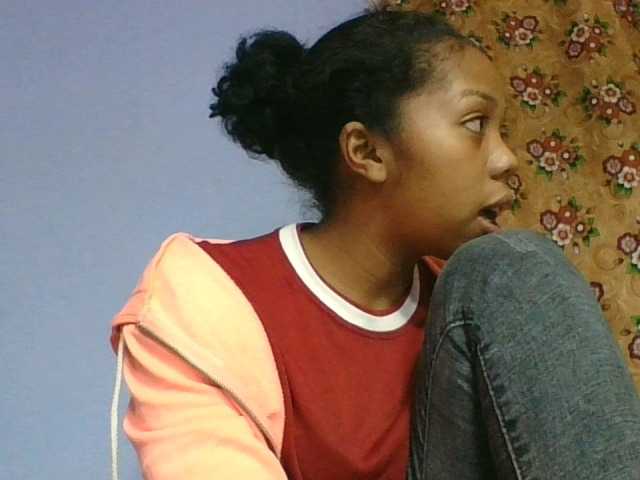 rosah1a live cam on BongaCams