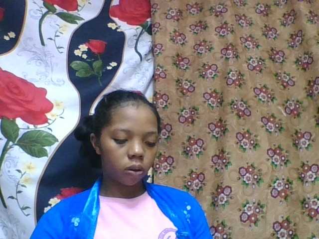 rosah1a live cam on BongaCams