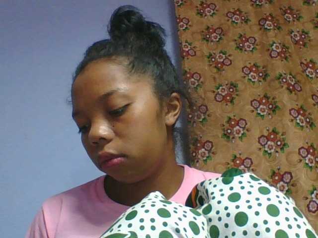rosah1a live cam on BongaCams