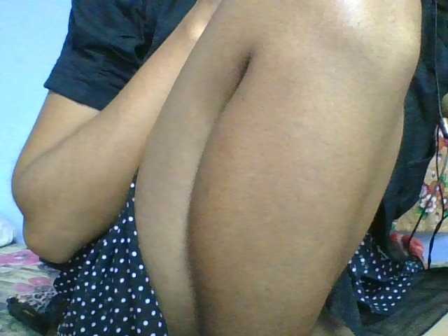 rosah1a live cam on BongaCams