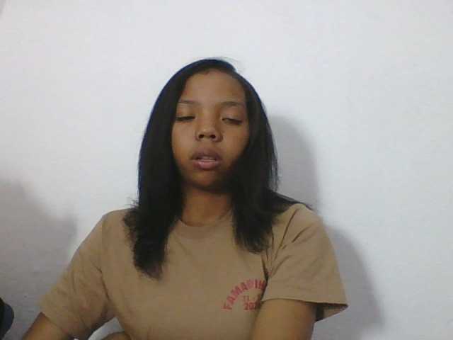 rosah1a live cam on BongaCams