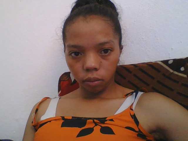 rosah1a live cam on BongaCams