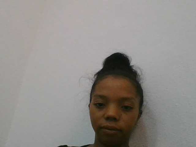 rosah1a live cam on BongaCams