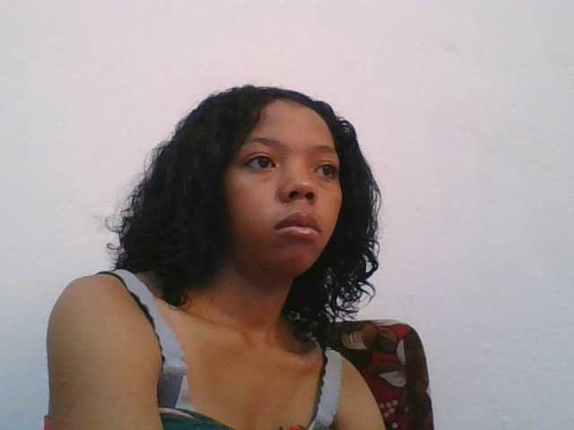 rosah1a live cam on BongaCams