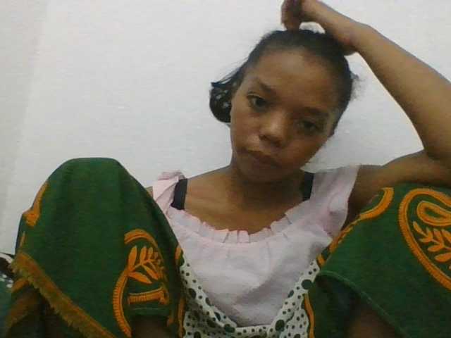 rosah1a live cam on BongaCams
