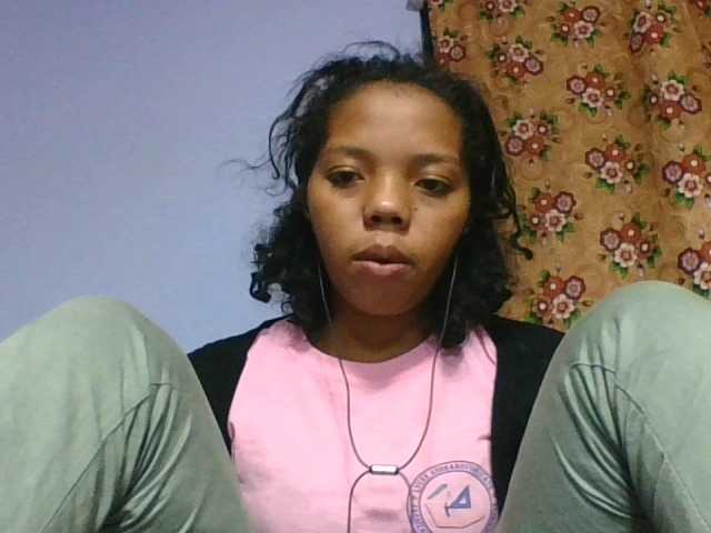rosah1a live cam on BongaCams