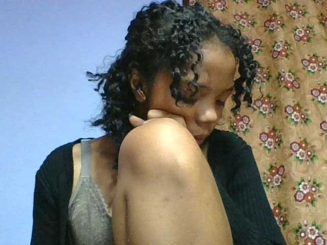 rosah1a live cam on BongaCams