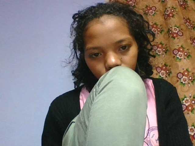 rosah1a live cam on BongaCams
