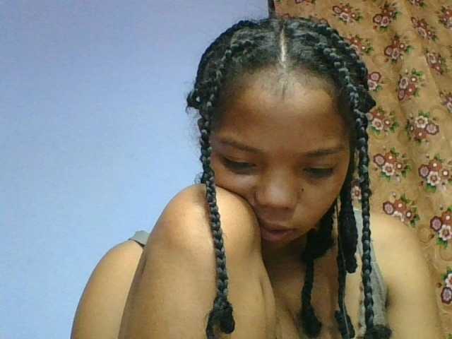 rosah1a live cam on BongaCams