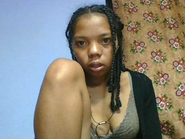 rosah1a live cam on BongaCams
