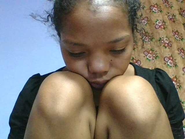 rosah1a live cam on BongaCams