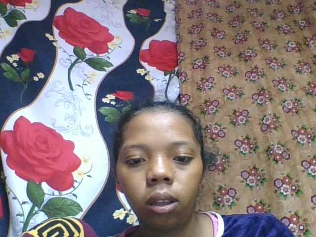 rosah1a live cam on BongaCams
