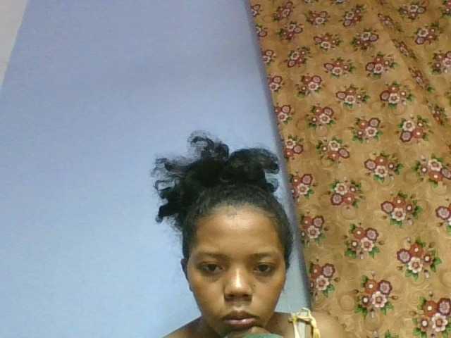 rosah1a live cam on BongaCams