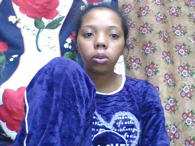 rosah1a live cam on BongaCams