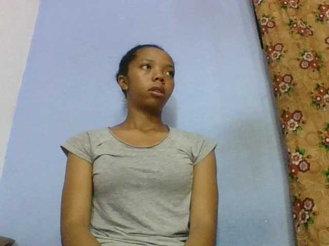rosah1a live cam on BongaCams