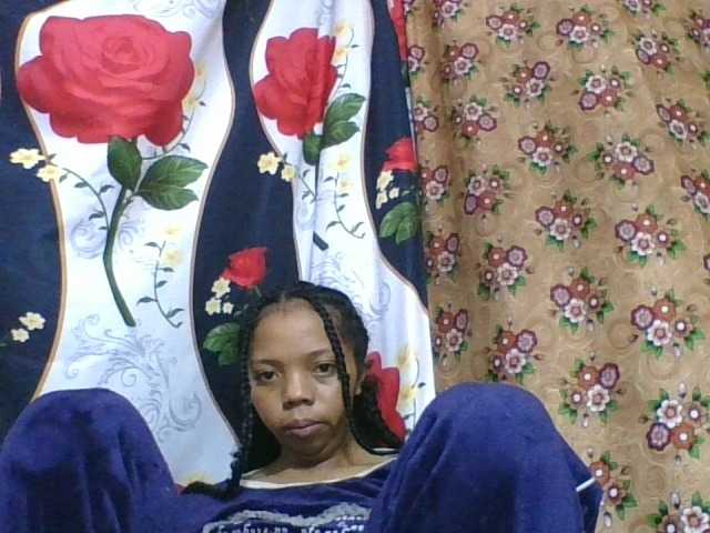 rosah1a live cam on BongaCams