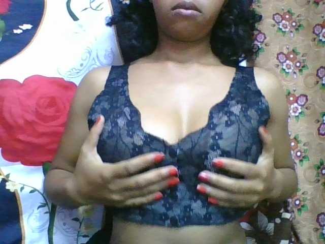 rosah1a live cam on BongaCams