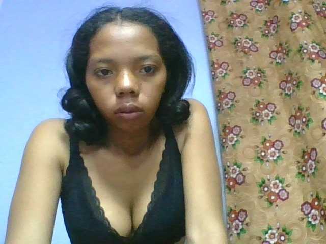 rosah1a live cam on BongaCams