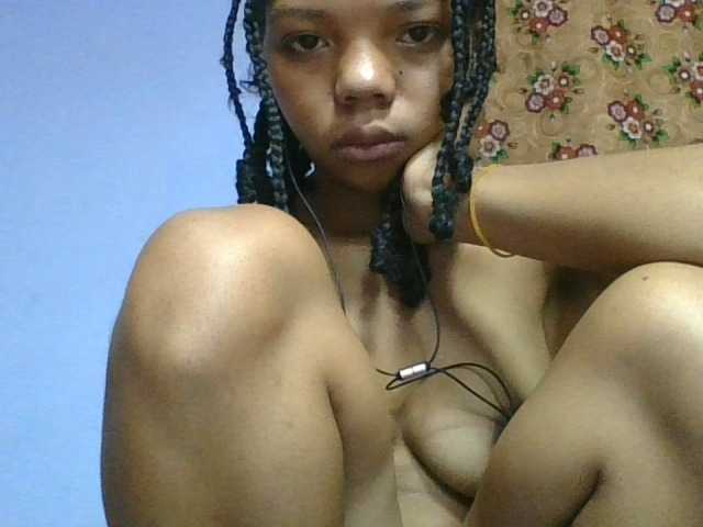 rosah1a live cam on BongaCams
