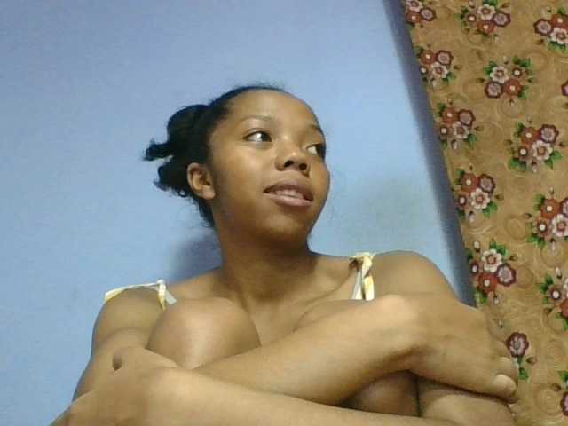 rosah1a live cam on BongaCams